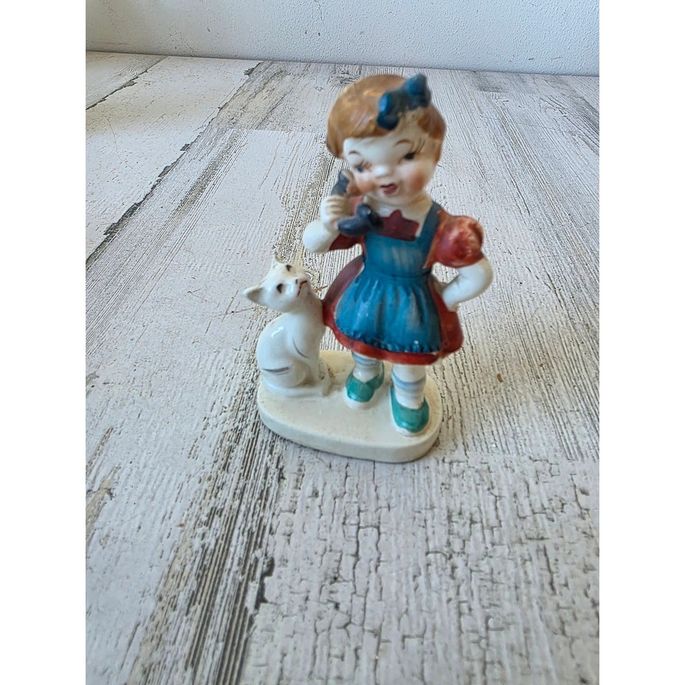 Vintage napco? Girl phone cat‎ figurine statue home decor Victorian